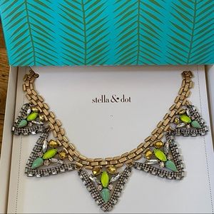 NWT- Stella & Dot statement necklace